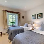 3 Bed In Carr Bank Oc-gl128